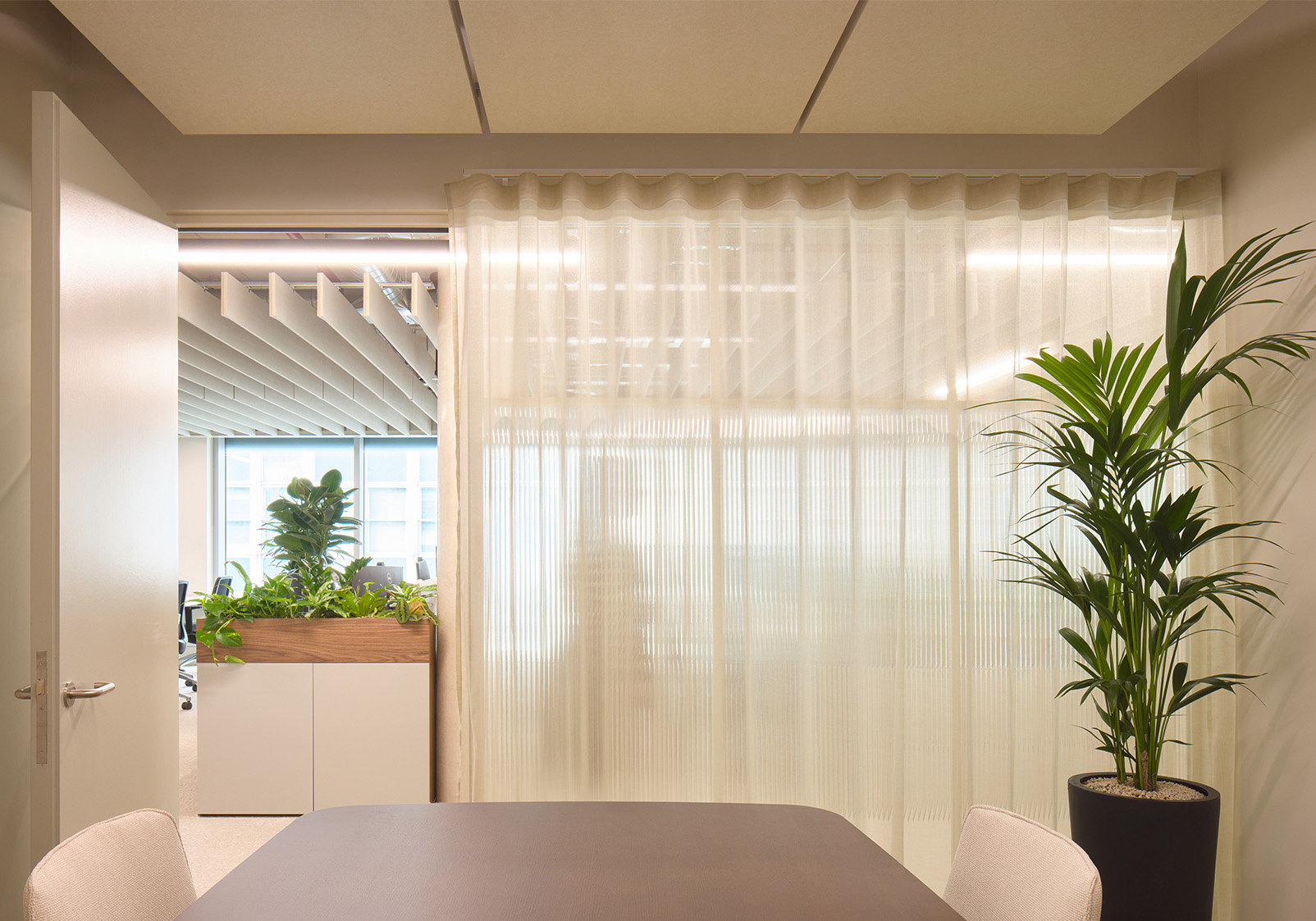 Gleeds London HQ Workplace Design - Meeting room featuring Acoufelt Acoustic Ceiling Panels