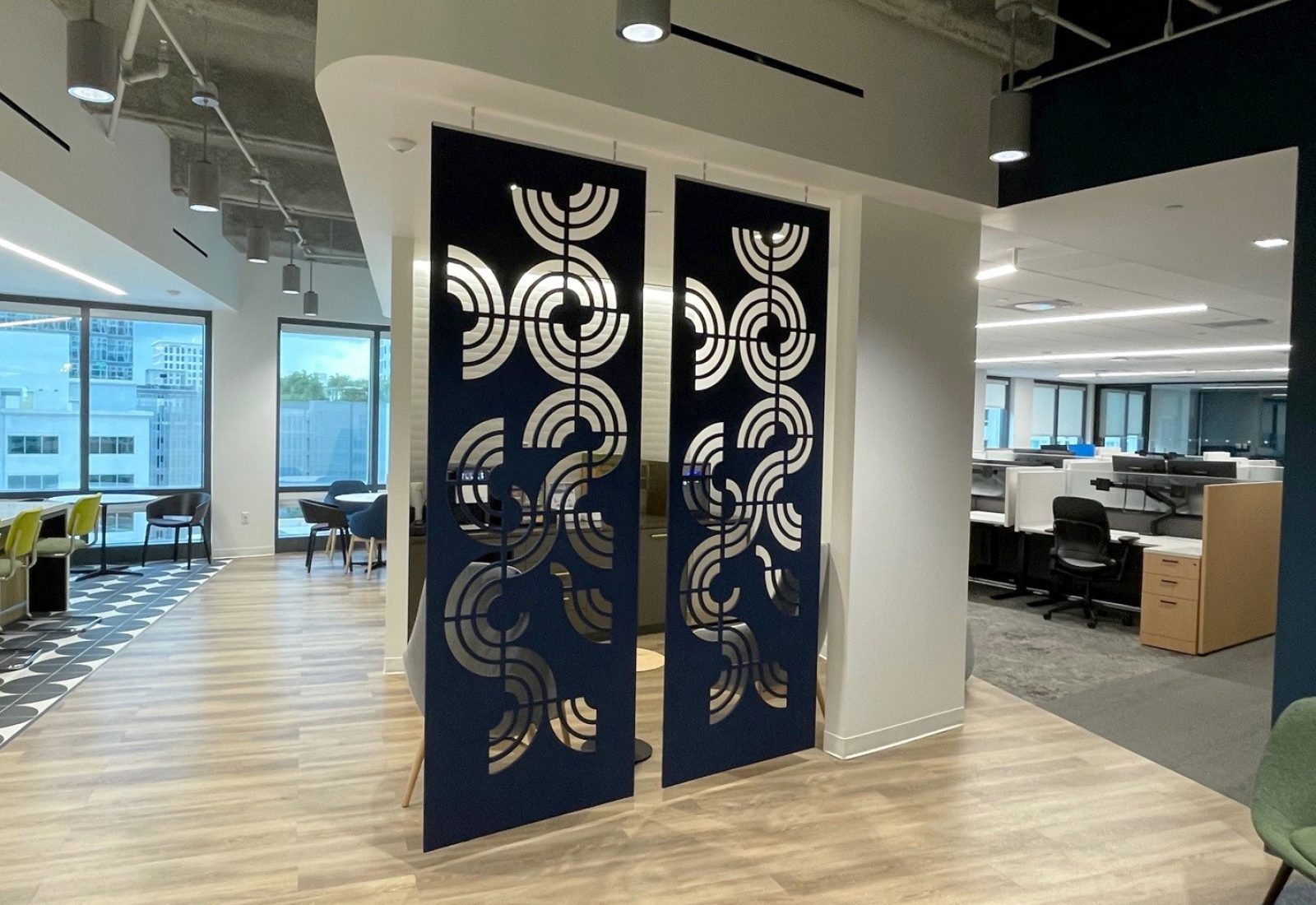 Bank-of-America-Creative-Cut-Turntable-Midnight-3