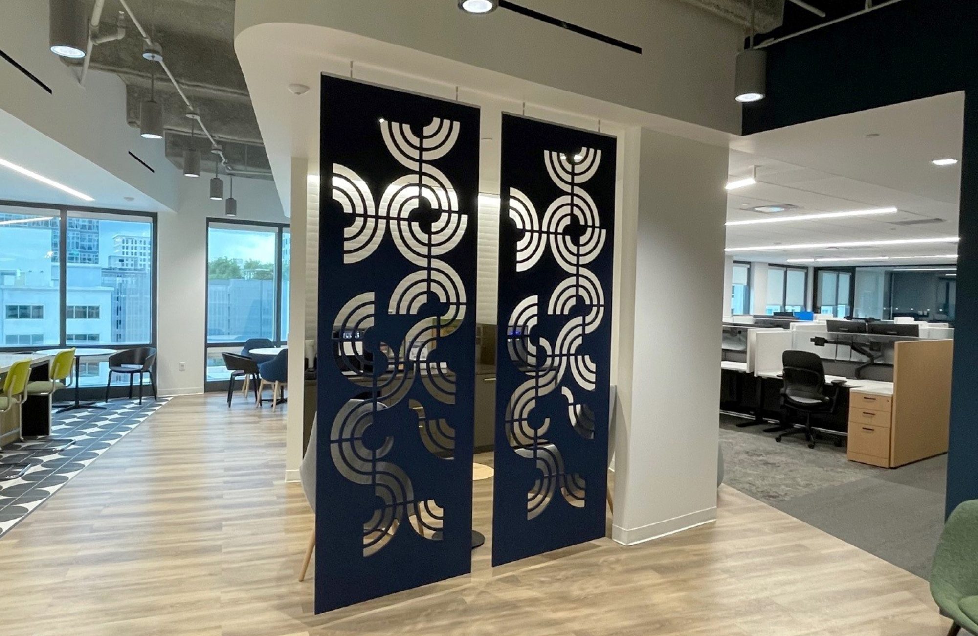 Creative Cut, Turntable Wall Screens | Midnight | Premier Collection