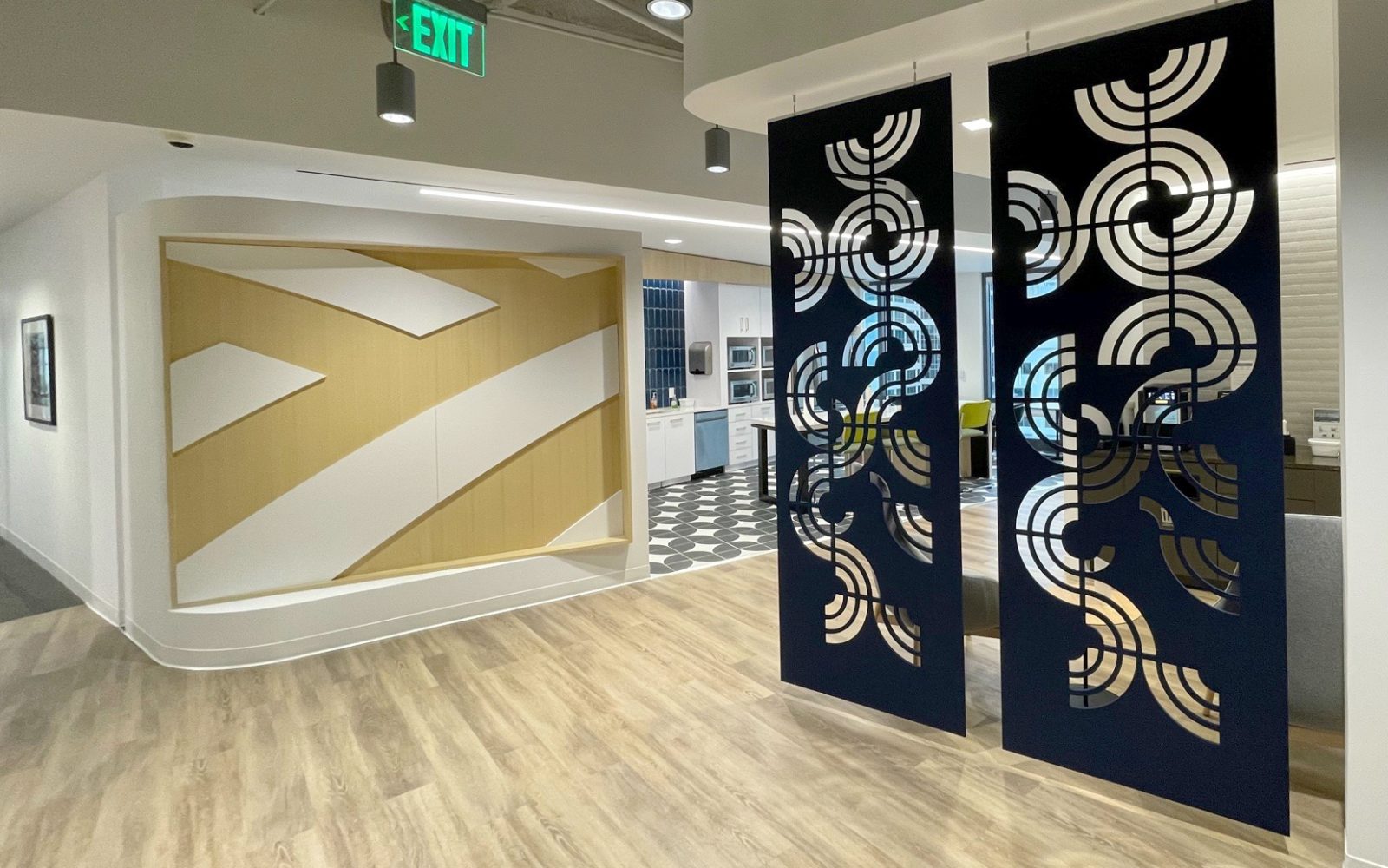 Creative Cut, Turntable Wall Screens | Midnight | Premier Collection